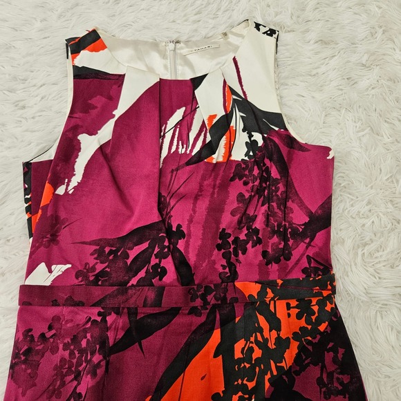 T Tahari Women's Purple & Red Floral Abstract Sleeveless Shift Dress. Size 8 - Picture 3 of 12
